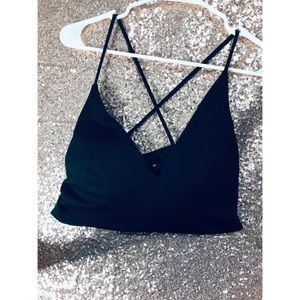 Crossed strap black crop .